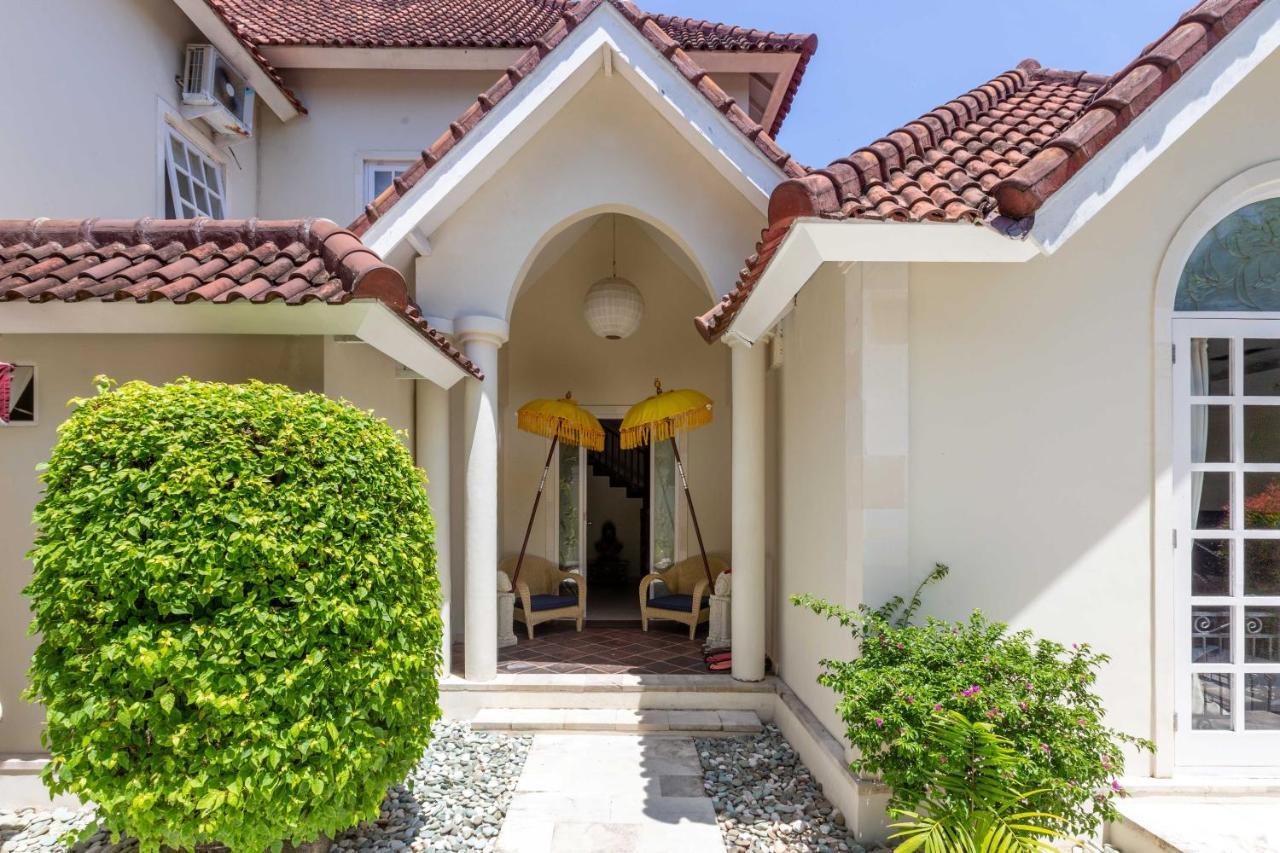 Palm Villa A Paradise For Families And Friends In Sanur Exterior photo